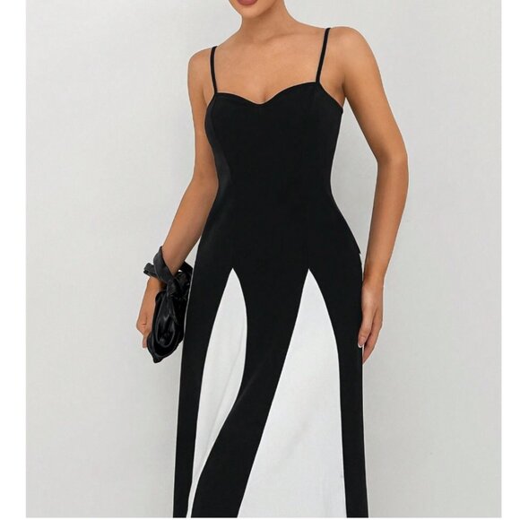 Sweetheart Neckline Two Tone Dress Black/White - Picture 4 of 10